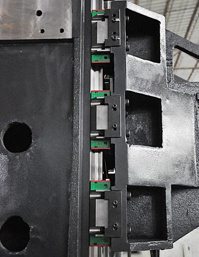 如何選擇一臺(tái)高效的立式加工中心？(圖3)