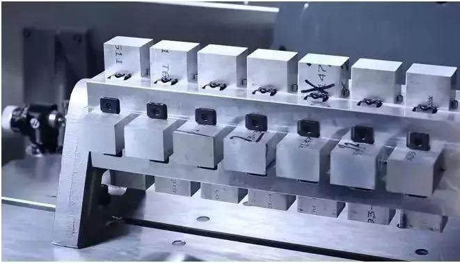 【新手必看】3軸、3+2軸、5軸加工的區(qū)別是什么？(圖11)